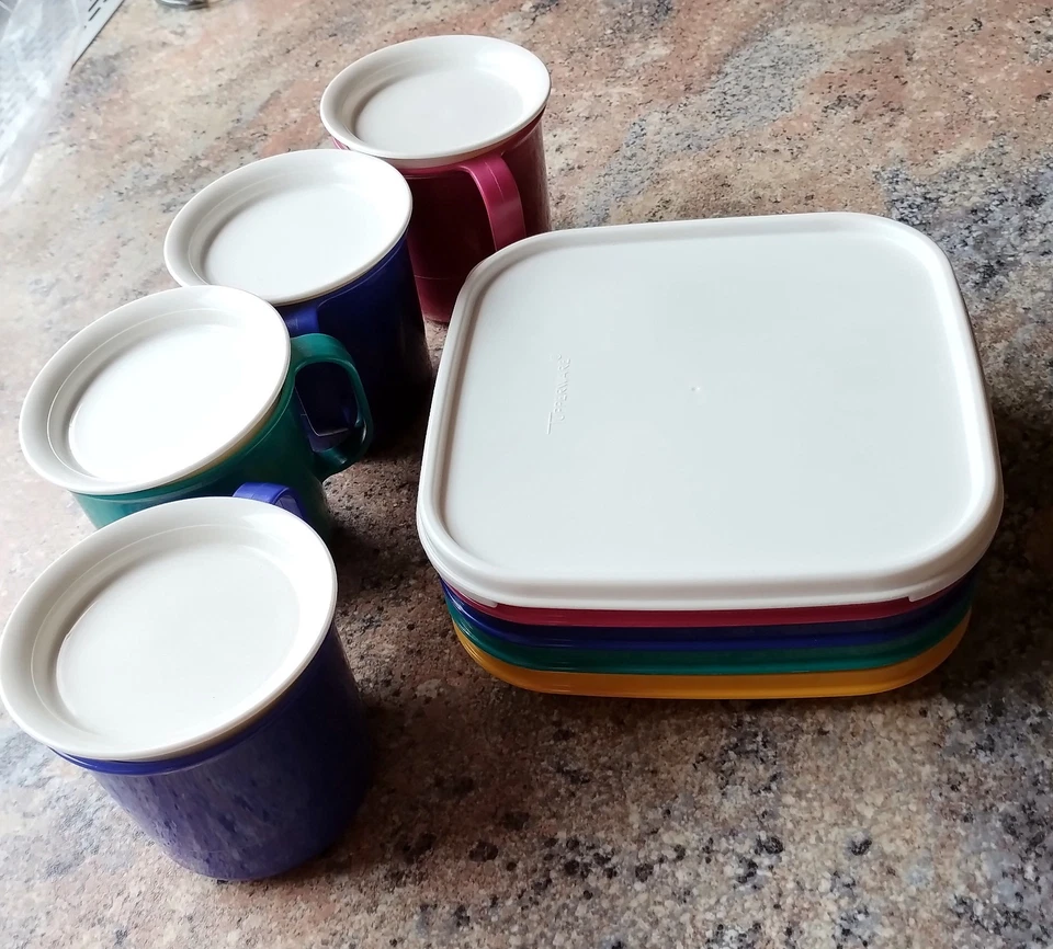 Tupperware Picknick Set 4 Teller 1 Deckel, 4 Becher mit Deckel Gebraucht - Bild 4 von 4