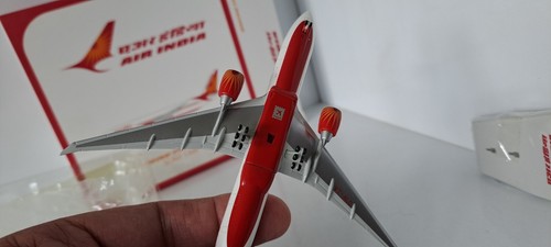 HOGAN 8553 AERONEF FLUGZEUG AIRCRAFT BOEING 777-200ER AIR INDIA N/BOX 1/500 - Bild 12 von 18