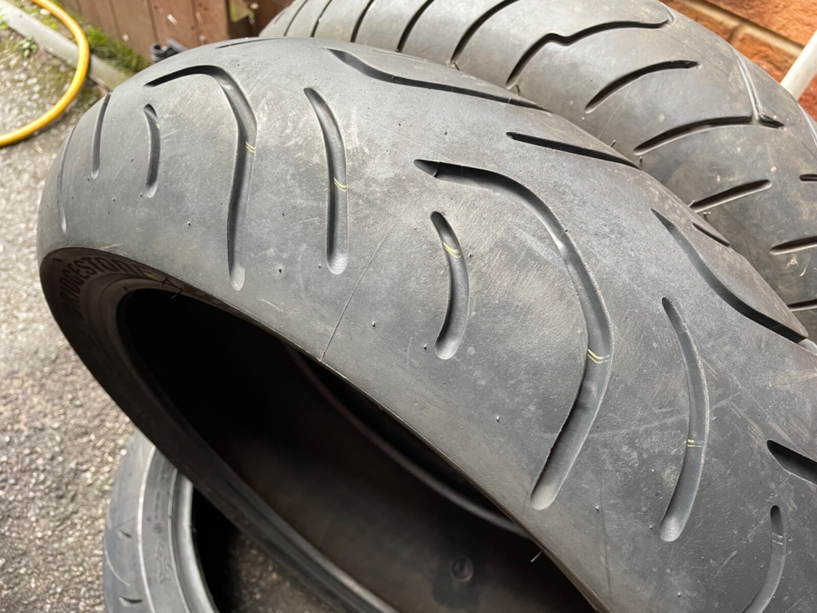 pair of motorcycle tyres BRIDGESTONE Battlax T30 180/55/17 & BT023 120