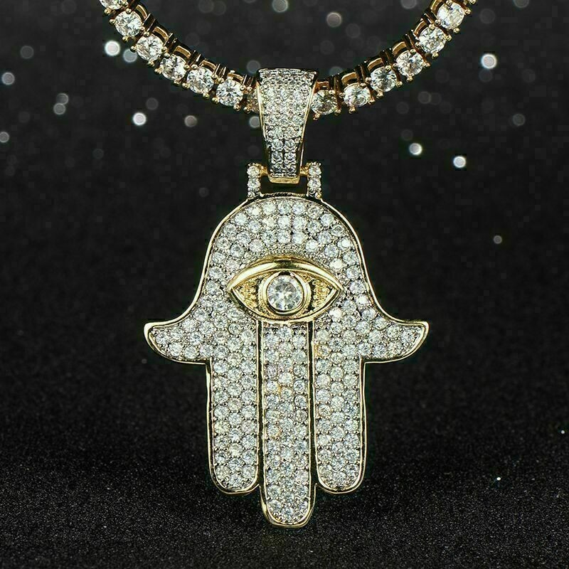 Colgante redondo de 2,60 quilates de moissanita mal de ojo Hamsa solo mano enchapado en oro amarillo de 14 k