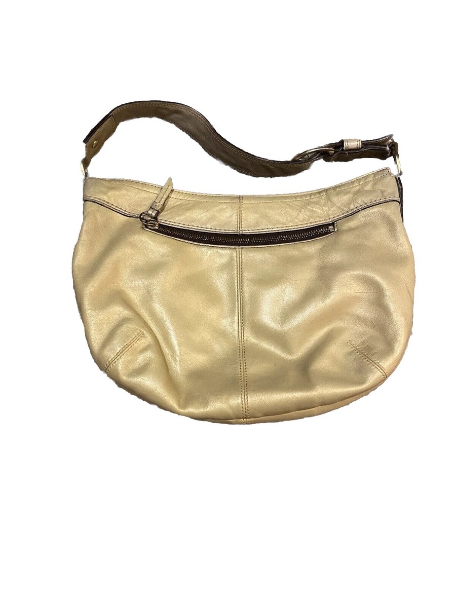 COACH ゴールド ショルダーバッグ Coach Women's Gold Metallic Shoulder Bag Wide Strap Zippered