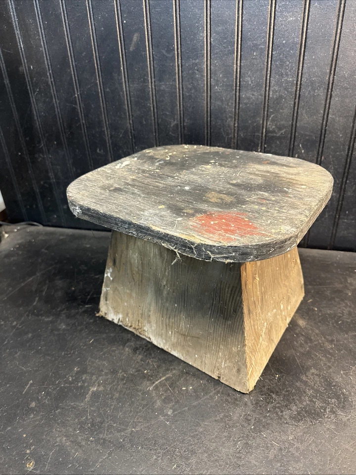 Milking Stool Step Stool Chippy PAINTED  Country Farmhouse Vintage 12in Seat - Image 3 of 4