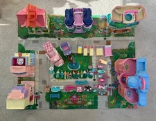 Fisher Price Dollhouse Sweet Streets Cottage Hotel Cafe Pet Beach 2001 People