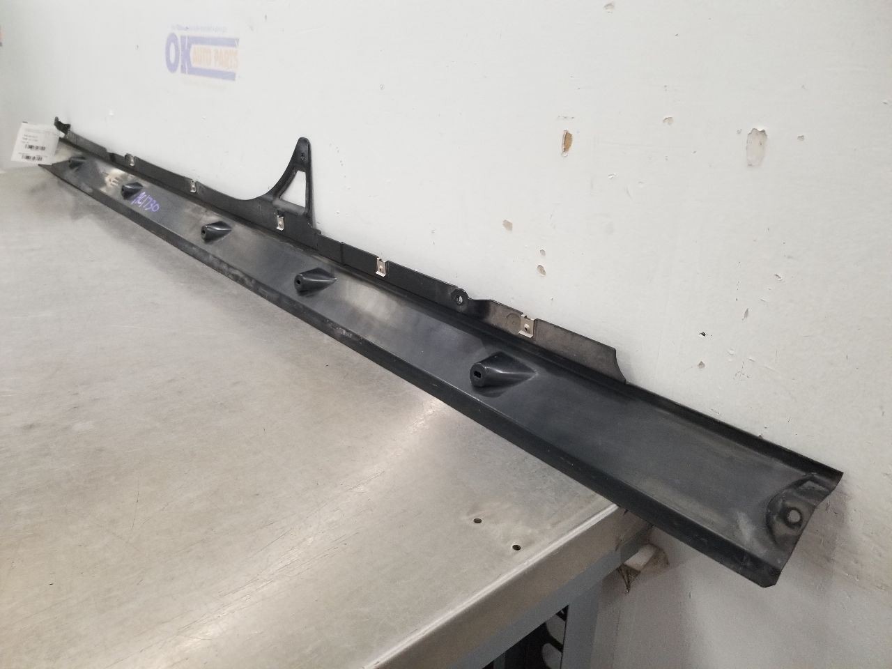 17 BENTLEY BENTAYGA ROCKER PANEL MOLDING SIDE SKIRT LEFT DRIVER BLACK