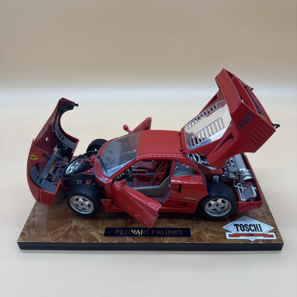 Ferrari F40 Die Cast 1/18 Burago 1987 Hecho en Italia - Toschi LE De 50 RARO Foto 4 de 4