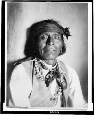 Photo:Hopi and Apache portraits