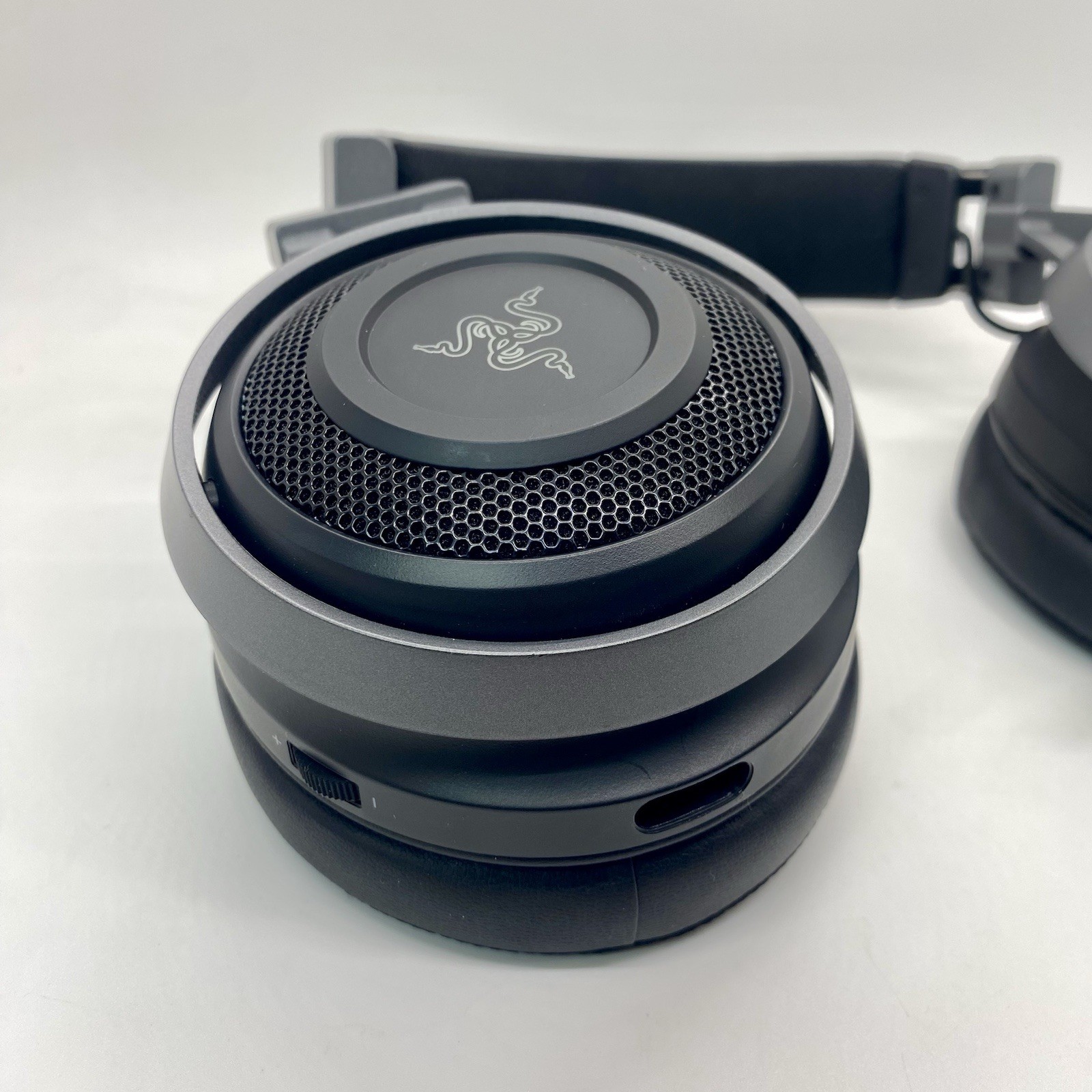 Razer Nari Ultimate Wireless RZ04-02670100 - No Dongle USB 10