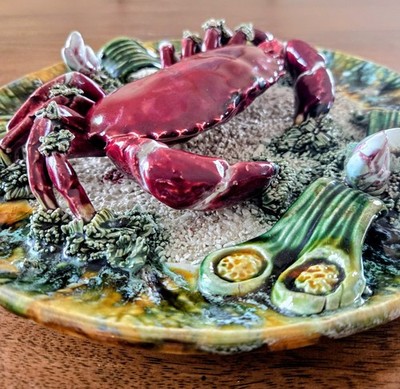 Palissy Ware by F. Mendes Portugal - 11  Diameter Plate W/Majolica Crab