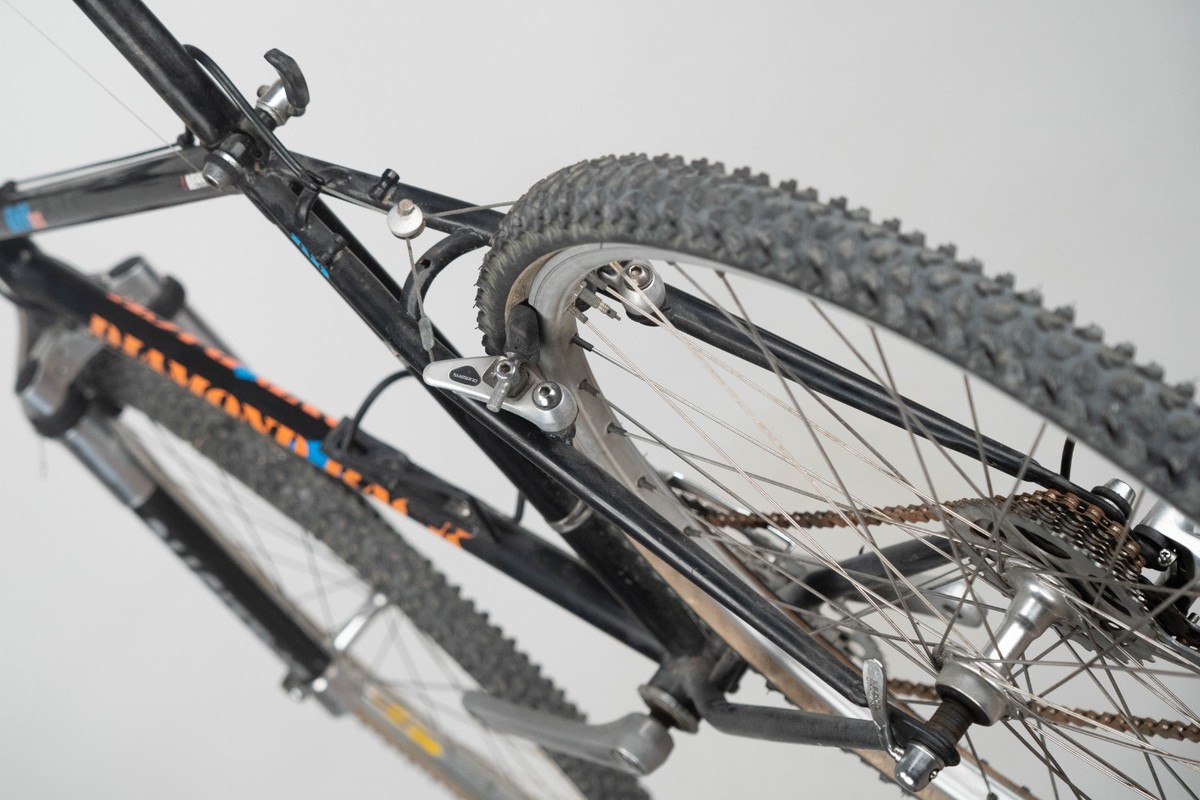 DIAMONDBACK DB APEX SHIMANO DEORE DX 7s MTB VINTAGE TRIPLE 26