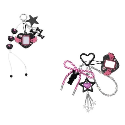 Whimsical Heart Photo Frame Keychain Bag Accessory Compact Trendy Design