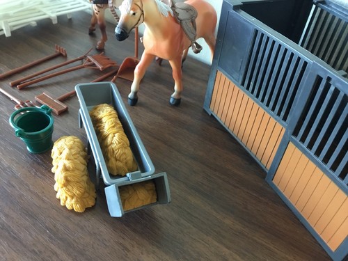 Ray Stable Set Lot Plastic Horses with Figure Other Accessories J - Picture 11 of 12