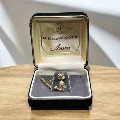 VINTAGE SOLID 14K GOLD ANSON CAT LAPEL TIE PIN