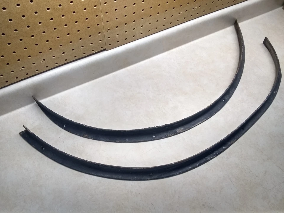 De colección 1964-67 Chevrolet El Camino OEM Cama Interior Rueda Pozo Molduras Par (2) Foto 2 de 3