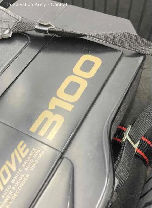 Hitachi VM-3100A Black VHS Movie Camera Handheld Camcorder In Box - Image 3 of 4