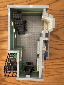 LEGO Creator Expert 10185 Green Grocer Complete Retired 100% No Box Manual