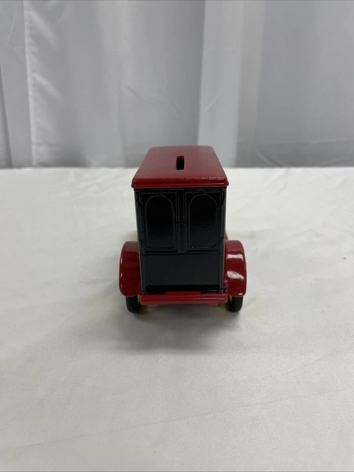ERTL 1923 GM Delivery Van Die Cast Bank 1/24 Scale "The Hog Farm" Cycles - Image 2 of 4