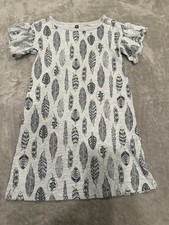 Tea Collection Shift Dress in Grey Feather Print Sz 7 - Excellent Condition!