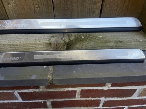 ALFA ROMEO BRERA 2.2 JTS PAIR OF INNER SILL TRIM STRIPS - Foto 4 di 6