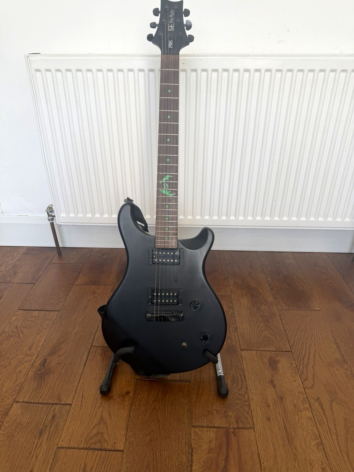 PRS SE Billy Martin Electric Guitar Black Solid Body slight scratching head