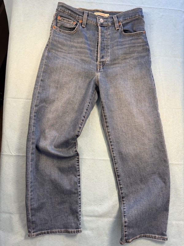 Levi’s Ribcage Straight Ankle Size 29 Women’s