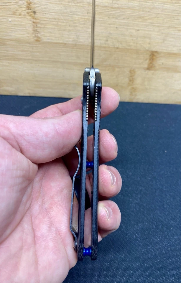 Benchmade-940-1 Osborne-Reverse Tanto-Carbon Fiber Handles-CPM S90V - Image 4 of 4