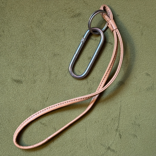 BAGGU Carabiner Keychain Ring with Beige Leather Loop Strap