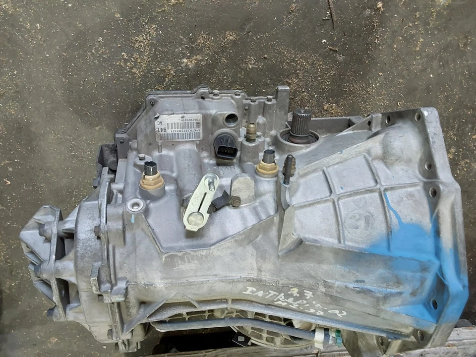 Dodge Intrepid 2002 2,7 L V6 transmisión automática P04799941A Foto 4 de 4