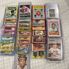 VINTAGE TOPPS BASEBALL CARD LOT WITH STARS, HOFers & ROOKIES WILLIE MAYS, MANTLE