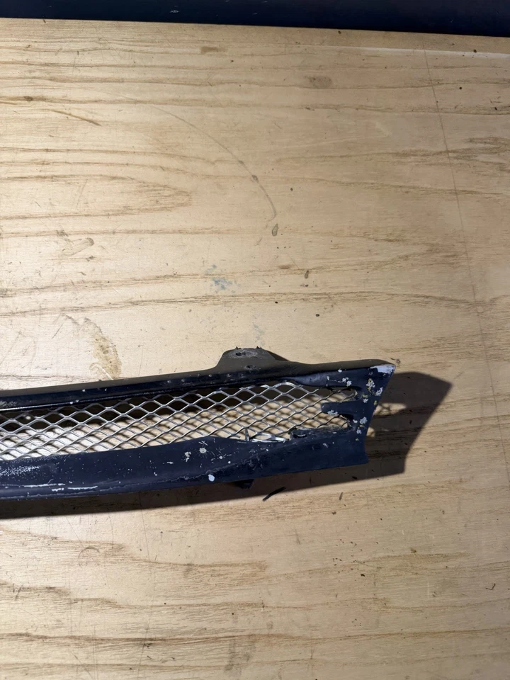 Parrilla delantera Zenki 95-96 Nissan 240sx S14 OEM - ¡SIN PESTAÑAS ROTAS! Foto 3 de 4