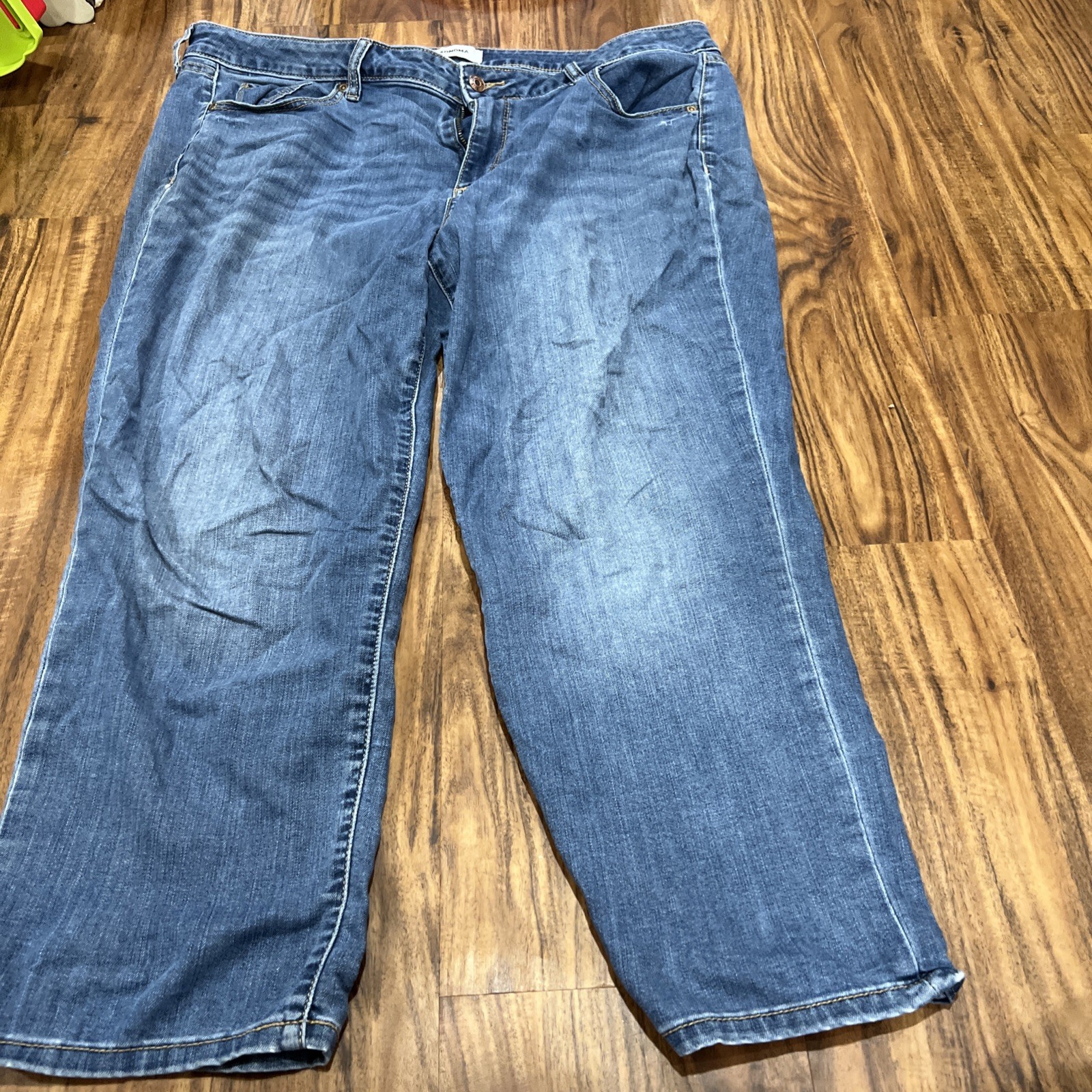 Sonoma Women's Curvy Capri Straight Leg Denim Jeans Blue Size 18 2022 5-Pocket