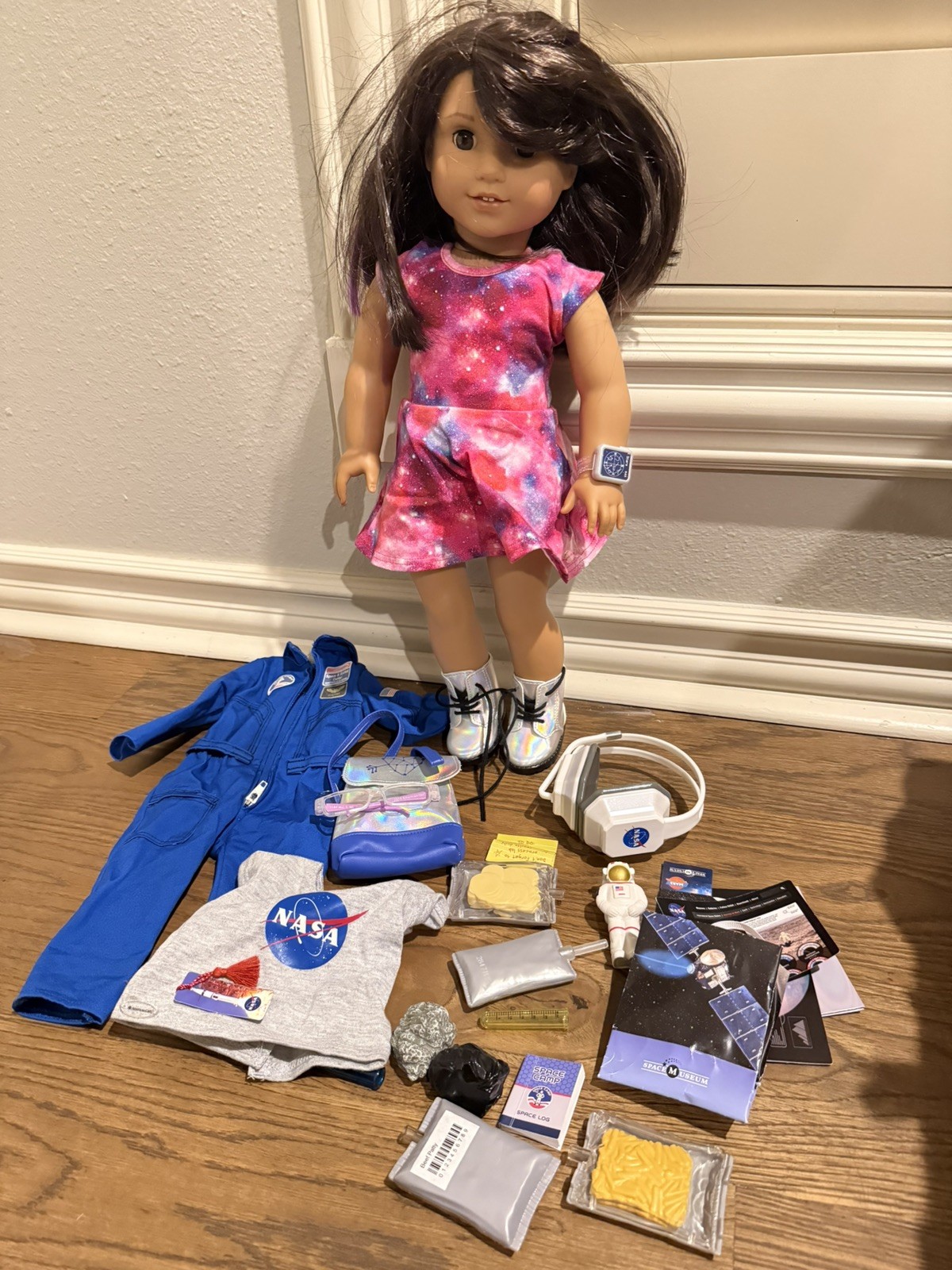 American Girl Doll - LUCIANA VEGA-  2018 - NASA + Accessorie