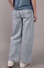 American Eagle Stretch Ripped Super High-Waisted Baggy Wide-Leg Crop Jean Sz 4