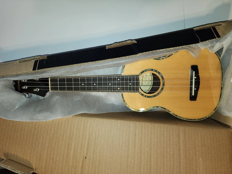 Mitchell Ukelele MU-70/N Buen Estado Foto 2 de 4