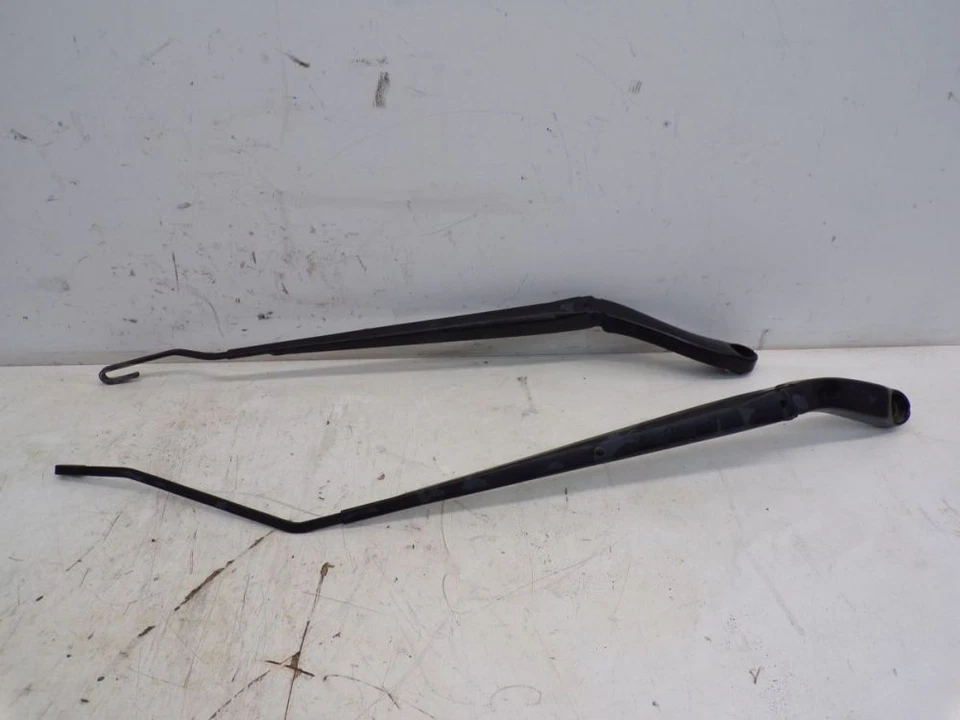 Juego de brazo limpiaparabrisas delantero izquierdo y derecho para Chrysler Grand Voyager V (RT) Foto 2 de 4