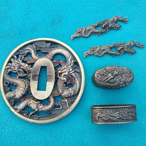 Set rotondo parti in lega accessorio menuki Tsuba per totem drago spada Giappone - Foto 7 di 9