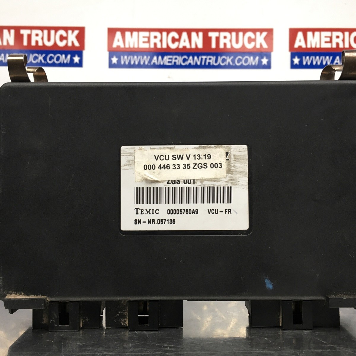 Mercedes Benz Body Control Module VCU P/N 000 446 33 35 ZGS