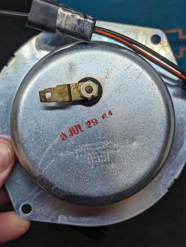 NOS 1965 CHEVROLET CHEVELLE ACCESSORY INSTRUMENT PANEL ELECTRIC CLOCK 986256 - Picture 11 of 16