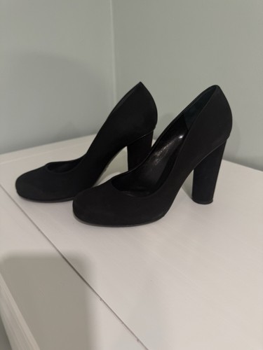 Beautiful Dolce & Gabbana Black Suede Round-Toe Pumps – Size 39 - Picture 2 of 10