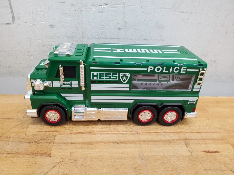 Camión de policía Hess 2023 con luces y sonido y crucero con luces - nuevo/caja abierta Foto 2 de 4