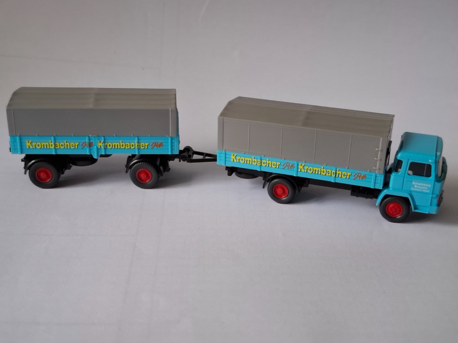 Wiking Konvolut Krombacher,-1-x Lastzug Pritsche,-1-x Lastzug Koffer
