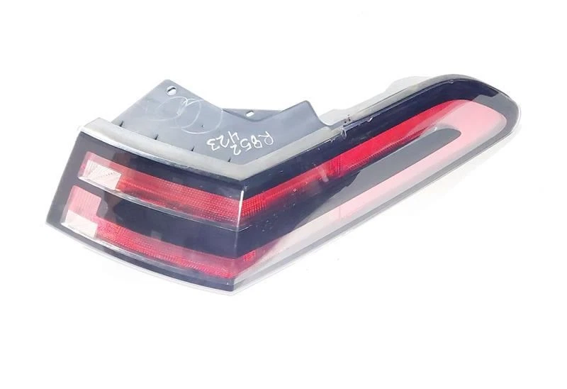 Luz trasera derecha montada en cuarto OEM 2011 2012 2013 2014 2015 Chevrolet Volt Foto 2 de 4