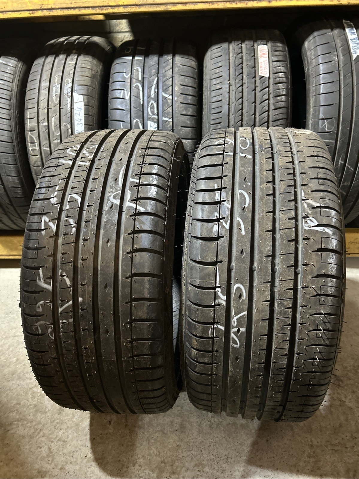 2x 225/35ZR18 87Y XL ACCELERA 87Y All Season 7mm+ Tread *Never Used* DOT 2521