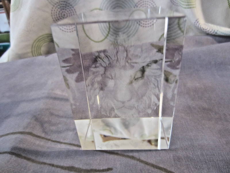 3D laser-etched clear-crystal lion paperweight or figurine