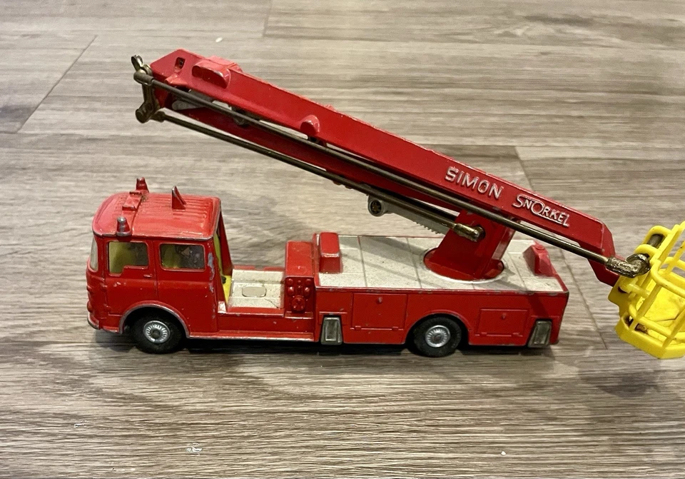 Camión de bomberos Corgi Major Toys 1127 Simon Snorkel fundido a presión Reino Unido de colección Foto 3 de 4
