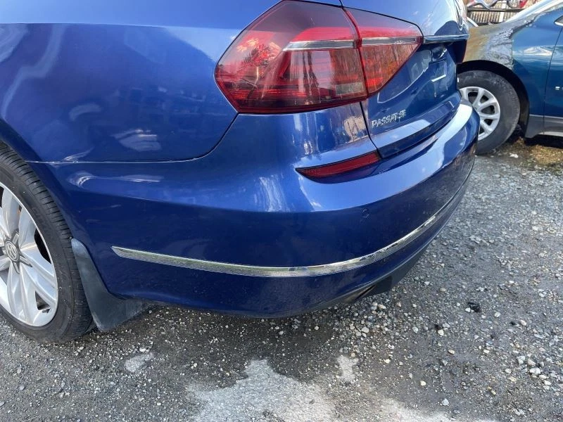 2016-19 VOLKSWAGEN PASSAT REAR BUMPER COVER NO GOOD BLUE PC:0A0A 66K SPORT 50933 - Image 2 of 4