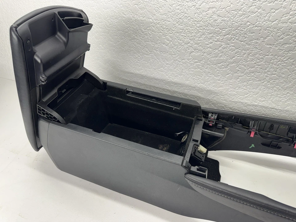2013-2015 LEXUS GS450H GS350 FRONT CENTER CONSOLE FRAME W/ ARMREST LID OEM. - Image 4 of 4