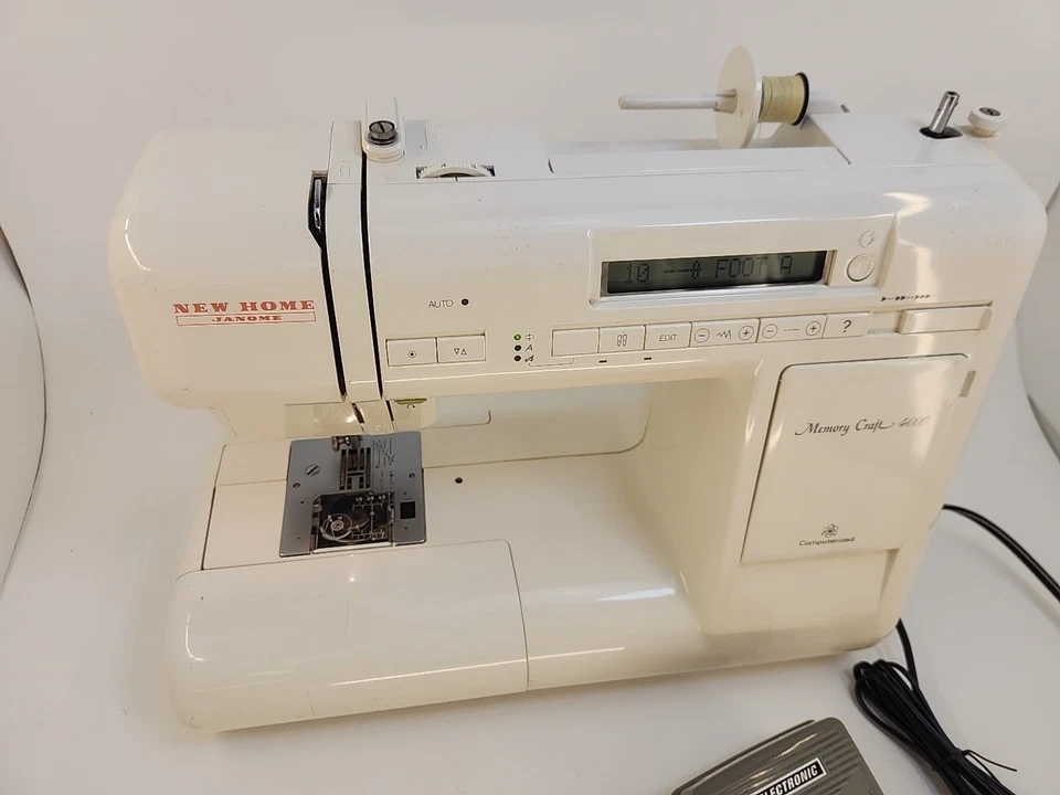 Janome Memory Craft 4000 - Image 3 of 4