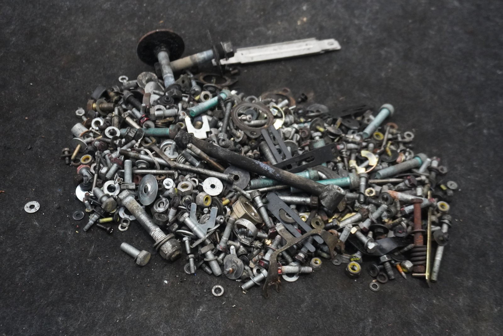 Miscellaneous Assorted Oem Hardware Nut Bolt Washer Bracket Ferrari 360 2001