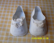1 PAIRE DE CHAUSSURE POUR GRANDE POUPEE PLASTIQUE BLANC 8CM/4,5CM NEUVE 6 DISP