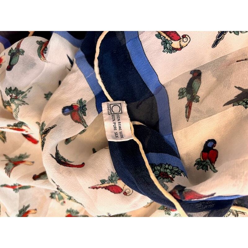 Codello Parrot Bird Pattern with Subtle Stripes 3… - image 4